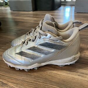 Girl’s Adidas Softball Cleats